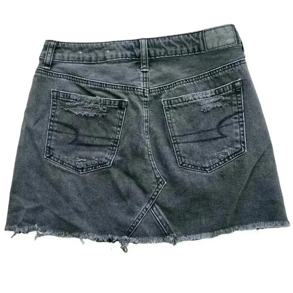 American Eagle Size 4 Black Button Fly Jean Mini Skirt Distressed - Picture 2 of 8
